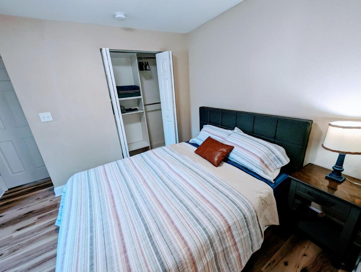 Charming & Cozy Lagoon Retreat - Steps From River - Parking Тайтъсвил Екстериор снимка