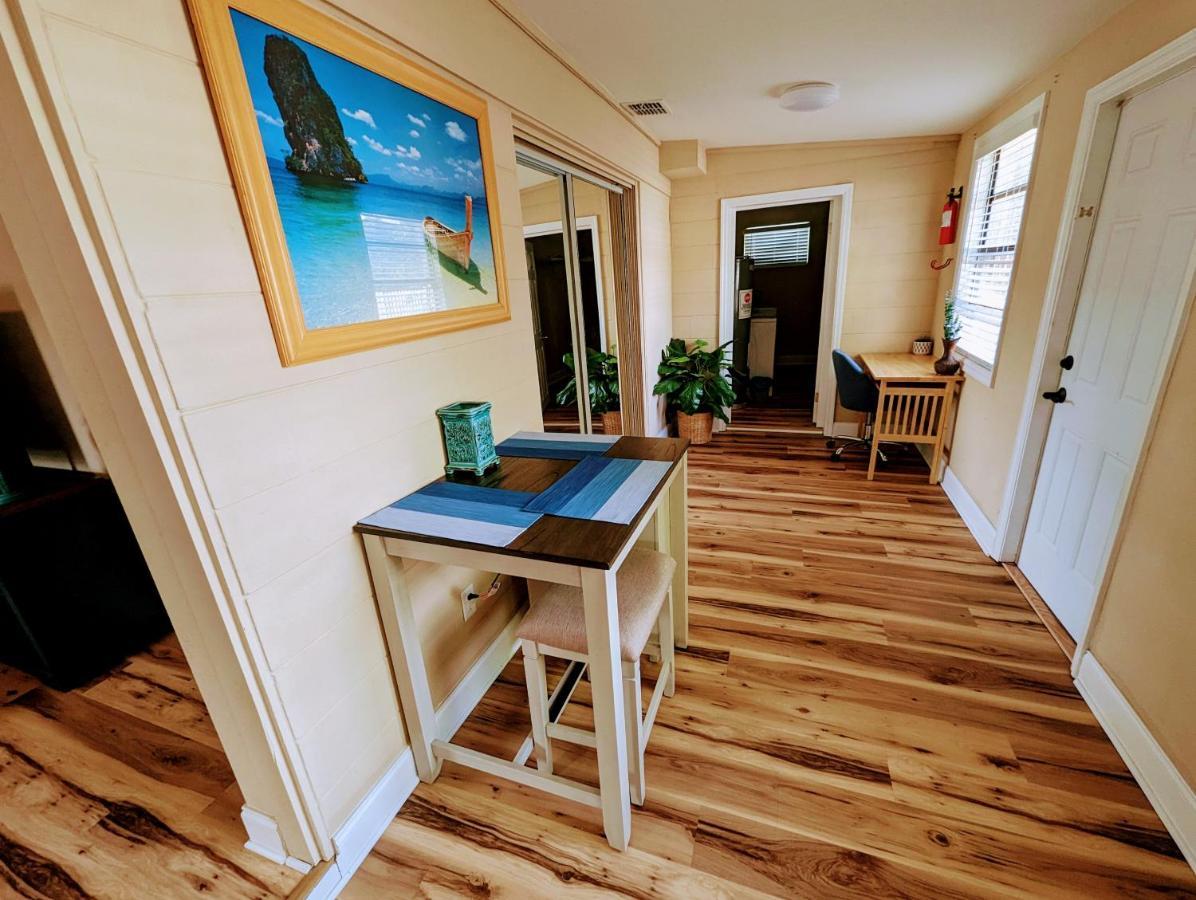 Charming & Cozy Lagoon Retreat - Steps From River - Parking Тайтъсвил Екстериор снимка
